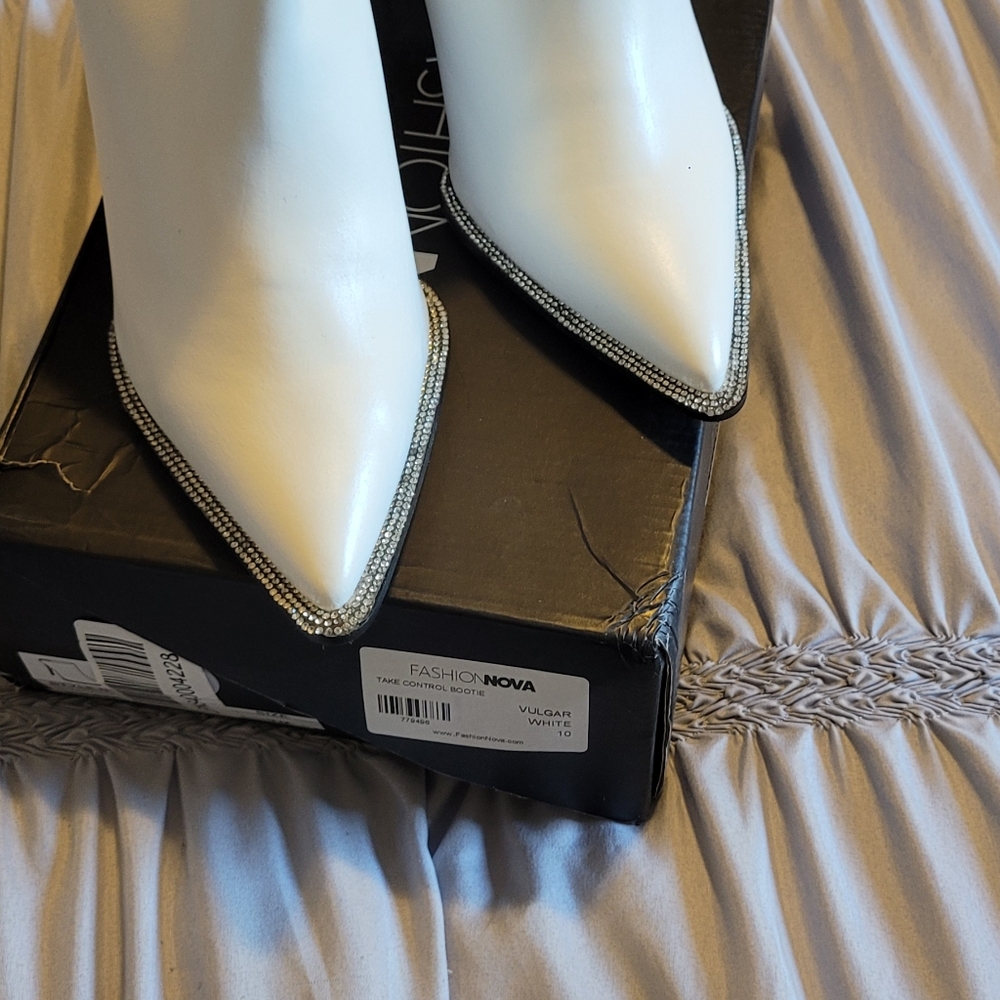Heels - Picture 2 of 4